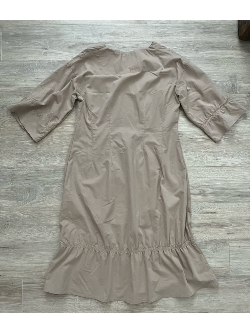Bitte Kai Rand Women’s Light Taupe V-Neck Midi Dress with Ruffle Hem Size Small - Picture 7 of 7
